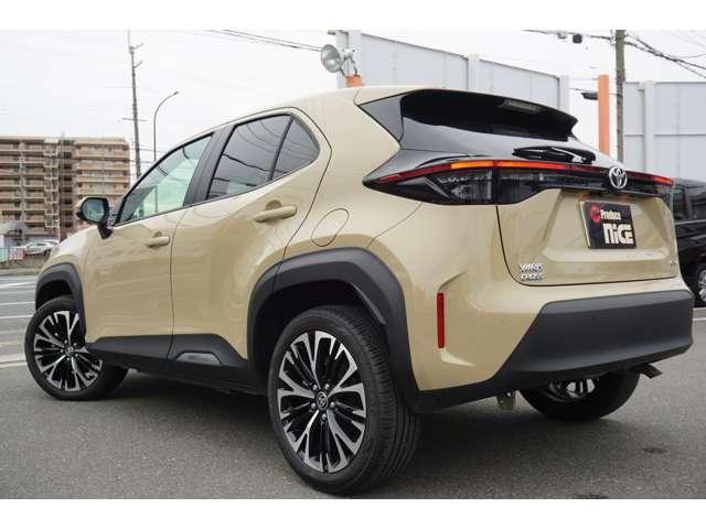 ヤリスクロス ハイブリッドＺ　ディスプレイオーディオ　フルセグＴＶ　パノラミックビューモニター　レーダークルーズコントロール　シートヒーター　ステアリングヒーター　パワーシート　ブラインドスポットモニター　オートライト（11枚目）