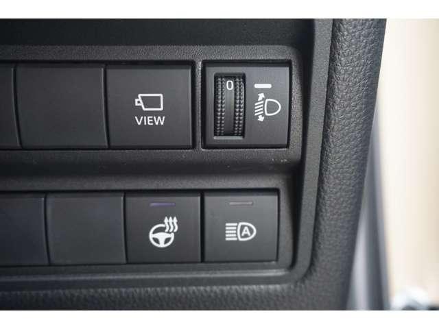 ヤリスクロス ハイブリッドＺ　ディスプレイオーディオ　フルセグＴＶ　パノラミックビューモニター　レーダークルーズコントロール　シートヒーター　ステアリングヒーター　パワーシート　ブラインドスポットモニター　オートライト（67枚目）