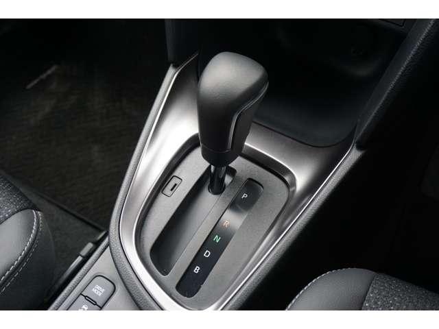 ヤリスクロス ハイブリッドＺ　ディスプレイオーディオ　フルセグＴＶ　パノラミックビューモニター　レーダークルーズコントロール　シートヒーター　ステアリングヒーター　パワーシート　ブラインドスポットモニター　オートライト（66枚目）