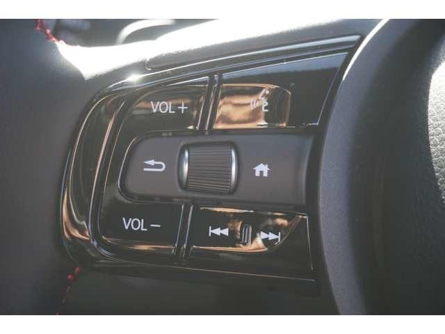 �n���h���͈������܂܊ȒP����B�w�悾���̑���ŃI�[�f�B�I���߁A��i�����̐ݒ�Ȃǂ��ȒP�ɂł��܂��B�n���h���𗣂����Ƃ��Ȃ��A�����̈ړ������Ȃ��h���C�u���y���߂܂��B