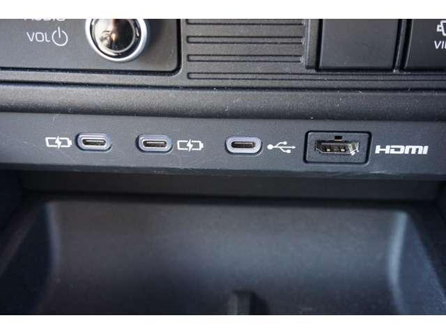 �n���h���͈������܂܊ȒP����B�w�悾���̑���ŃI�[�f�B�I���߁A��i�����̐ݒ�Ȃǂ��ȒP�ɂł��܂��B�n���h���𗣂����Ƃ��Ȃ��A�����̈ړ������Ȃ��h���C�u���y���߂܂��B