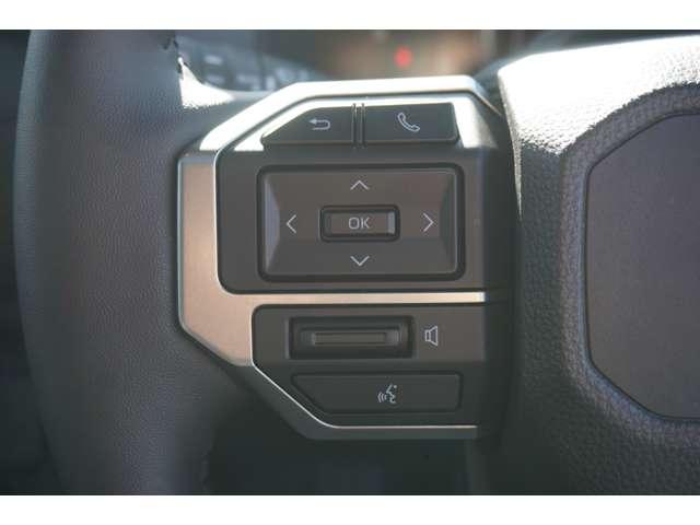 �n���h���͈������܂܊ȒP����B�w�悾���̑���ŃI�[�f�B�I���߁A��i�����̐ݒ�Ȃǂ��ȒP�ɂł��܂��B�n���h���𗣂����Ƃ��Ȃ��A�����̈ړ������Ȃ��h���C�u���y���߂܂��B