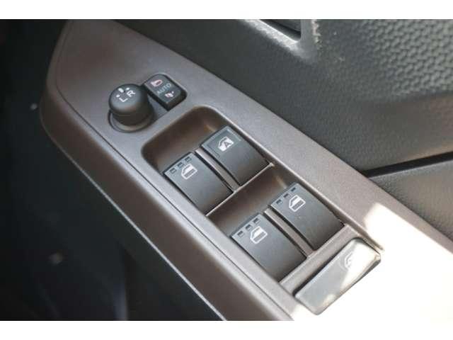 ルーミー Ｇ　純正９インチディスプレイオーディオ　フルセグＴＶ　パノラミックビューモニター　前席シートヒーター　両側パワースライドドア　ＬＥＤヘッドライト　ビルトインＥＴＣ　衝突安全防止装置　横滑り防止装置（32枚目）