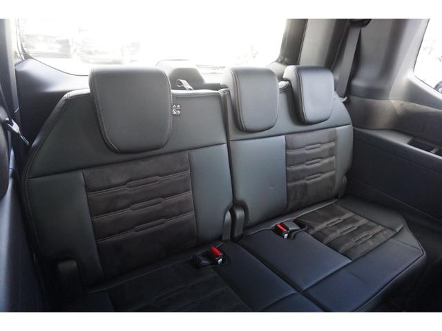 ���݂̂���N�b�V�����Ŏd���Ă��R��ڂ́A�w�������L�����A�O�Ȃ��瑱���\�t�g�p�b�h���T�C�h�ɂ����炤�Ȃǋ��S�n��ǋ��B����ɁA���ʂ̈ʒu���������A�ԓ��S�̂����킽����u���Ȏ��E�ɂ��������܂����B