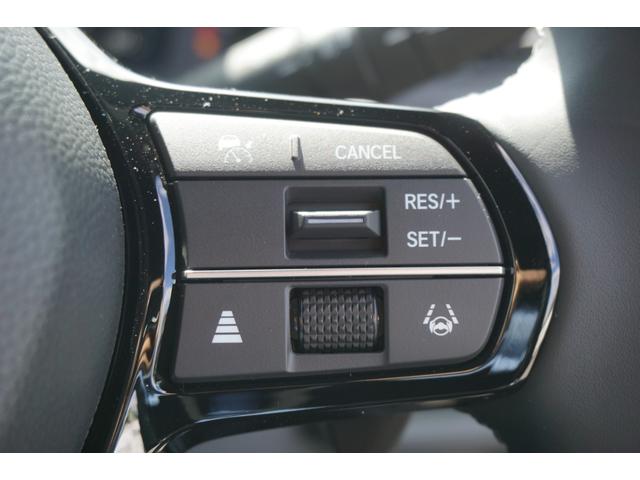 ���[�_�[�N���[�Y�R���g���[���B�~���g���[�_�[�ƒP��J�����Ő�s�Ԃ�F�����A�ԑ��ɉ������Ԋԋ�����ۂ��Ȃ���Ǐ]���s���x�����܂��B