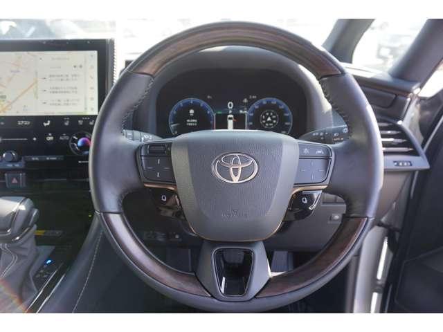 アルファード Ｚ　モデリスタエアロ　ムーンルーフ　ヘッドアップディスプレイ　後席ディスプレイ　デジタルインナーミラー　１４インチデイスプレイ　パノラミックビューモニター　ＥＴＣ　両側パワースライドドア　パワーバックドア（30枚目）