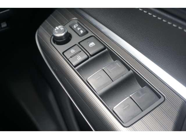 �h�A�̎{���Ŏ����i�[�A�����Ŏ����W�J�B�h�A�̎{���E�����ɘA�����ăh�A�~���[���i�[�E�W�J�B�������ԏ�ɒ��߂鎞�ɕ֗��ȋ@�\�ł��B