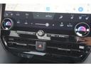 シートヒーター(運転席・助手席)運転席・助手席にヒーターを配置。長時間のドライブで負担のかかりやすい肩や腰、寒い日や夏の冷房中に冷えやすい下肢を温めます。HI-LOの切り替えも可能です。