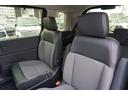 セカンドシートも広々しております！長距離ドライブでもゆったりくつろげます★