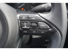 レーダークルーズコントロール。ミリ波レーダーと単眼カメラで先行車を認識し、車速に応じた車間距離を保ちながら追従走行を支援します。 5