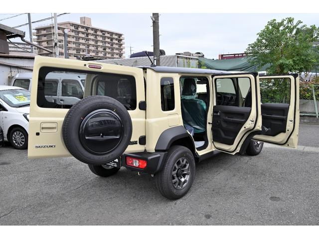 ジムニーノマド ＦＣ　登録済未使用車　スズキセイフティーサポート　パートタイム４ＷＤ　　ＯＰカラー　シフォンアイボリー／ブラック２　レーダークルーズ　禁煙車　コーナーセンサー　スマートキー　ＬＥＤヘッド　　車線逸脱警報（4枚目）