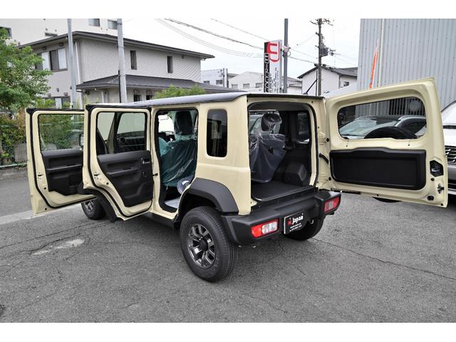 ジムニーノマド ＦＣ　登録済未使用車　スズキセイフティーサポート　パートタイム４ＷＤ　　ＯＰカラー　シフォンアイボリー／ブラック２　レーダークルーズ　禁煙車　コーナーセンサー　スマートキー　ＬＥＤヘッド　　車線逸脱警報（6枚目）
