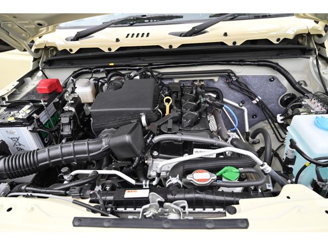 ジムニーノマド ＦＣ　登録済未使用車　スズキセイフティーサポート　パートタイム４ＷＤ　　ＯＰカラー　シフォンアイボリー／ブラック２　レーダークルーズ　禁煙車　コーナーセンサー　スマートキー　ＬＥＤヘッド　　車線逸脱警報（7枚目）