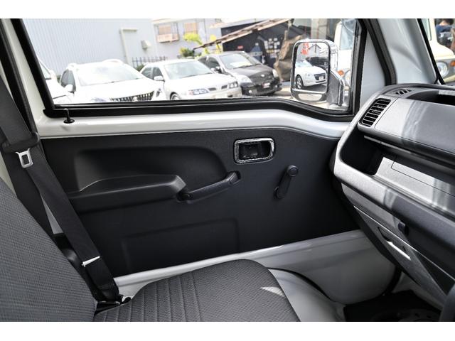 ハイゼットトラック スタンダード　ユーザー買取車　１オーナー　メモリナビ　Ｂｌｕｅｔｏｏｔｈ　バックカメラ　フルセグ　ＥＴＣ　レーダーミラー　メッキパーツ　ウッドステアリング　１５インチＡＷ　レグノ　５速ミッション車　　純正パーツ有（13枚目）
