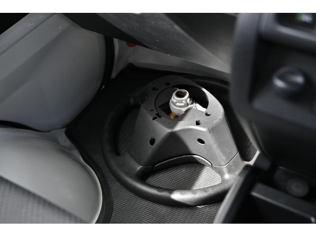 ハイゼットトラック スタンダード　ユーザー買取車　１オーナー　メモリナビ　Ｂｌｕｅｔｏｏｔｈ　バックカメラ　フルセグ　ＥＴＣ　レーダーミラー　メッキパーツ　ウッドステアリング　１５インチＡＷ　レグノ　５速ミッション車　　純正パーツ有（18枚目）