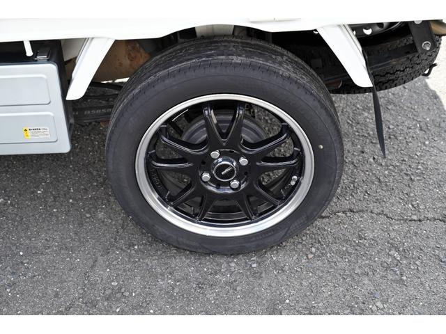 ハイゼットトラック スタンダード　ユーザー買取車　１オーナー　メモリナビ　Ｂｌｕｅｔｏｏｔｈ　バックカメラ　フルセグ　ＥＴＣ　レーダーミラー　メッキパーツ　ウッドステアリング　１５インチＡＷ　レグノ　５速ミッション車　　純正パーツ有（33枚目）