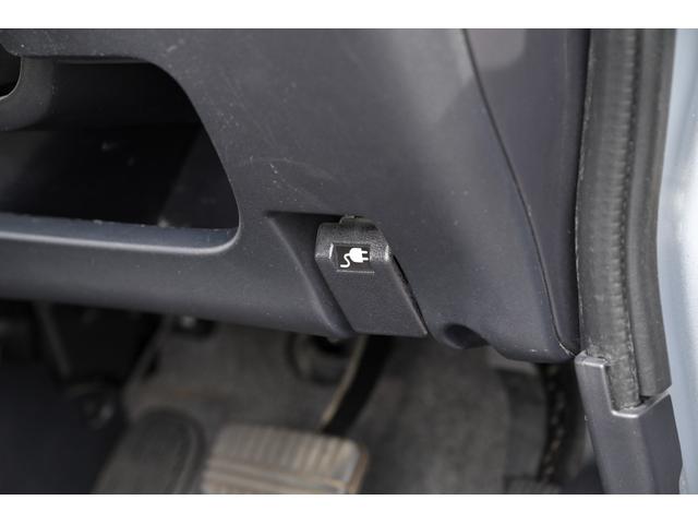 アイミーブ Ｍ　カロッツェリアＨＤＤナビ　フルセグ　バックカメラ　ＥＴＣ　充電ケーブル有り　オートエアコン　キーレス　フルオートパワーウィンドウ　満充電１０４ｋｍ（4枚目）