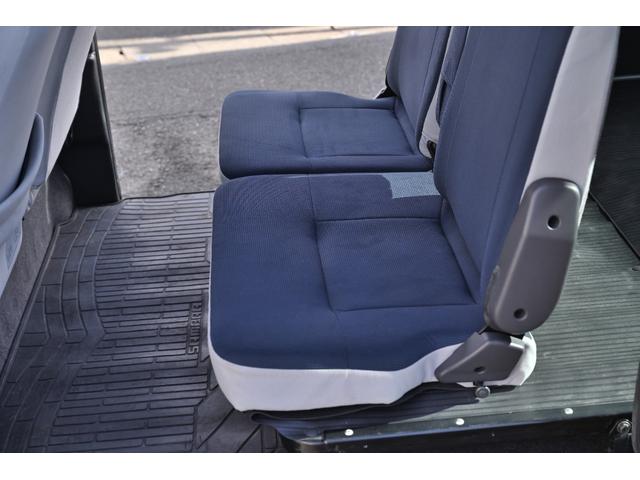 サンバーバン ディアス　５速ミッション車　後期型　サイドデカール　入手困難な丸フォグ！　ＰＳ　ＰＷ　ＡＢＳ　純正アルミホイール　エアバッグ（28枚目）