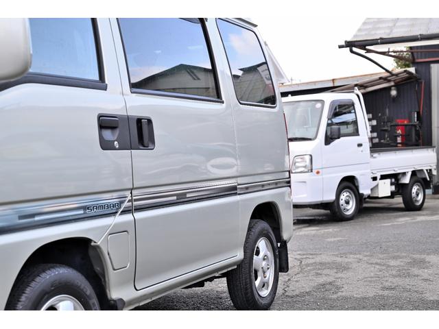 サンバーバン ディアス　５速ミッション車　後期型　サイドデカール　入手困難な丸フォグ！　ＰＳ　ＰＷ　ＡＢＳ　純正アルミホイール　エアバッグ（29枚目）