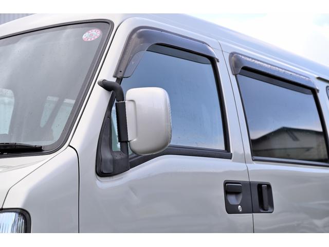 サンバーバン ディアス　５速ミッション車　後期型　サイドデカール　入手困難な丸フォグ！　ＰＳ　ＰＷ　ＡＢＳ　純正アルミホイール　エアバッグ（37枚目）