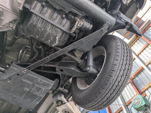 サンバーバン ディアス　５速ミッション車　後期型　サイドデカール　入手困難な丸フォグ！　ＰＳ　ＰＷ　ＡＢＳ　純正アルミホイール　エアバッグ（54枚目）