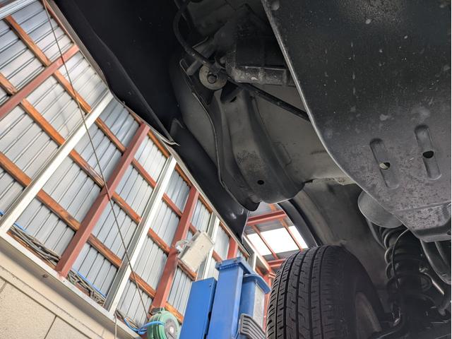 サンバーバン ディアス　５速ミッション車　後期型　サイドデカール　入手困難な丸フォグ！　ＰＳ　ＰＷ　ＡＢＳ　純正アルミホイール　エアバッグ（64枚目）