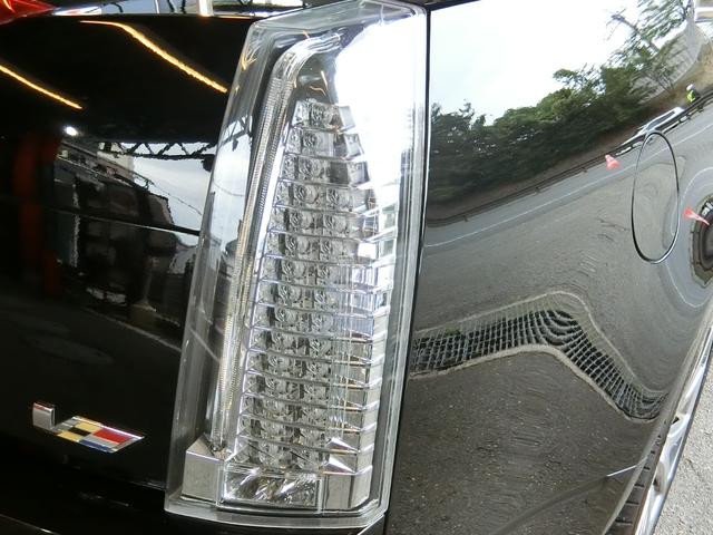 CTS-Vプレミアム 正規ディーラー車 V8 6200cc スーパーチャージャー 564馬力 純正RECARO製パワーシート 純正ナビ/地デジFセグTV/バックカメラ(20枚目)