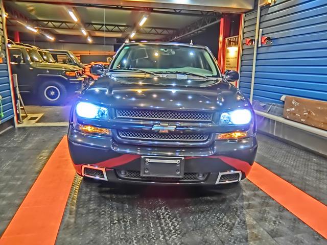 シボレートレイルブレイザー ＳＳ　２００９年最終モデル　新車並行　実走行　ＬＳ２　６リッター　Ｖ８　３９５ＰＳ－５５．３Ｋｇ－ｍ　サンルーフ　専用２０インチアルミ　ディスプレイオーディオ　Ｂカメラ　ＥＴＣ　ドラレコ（13枚目）