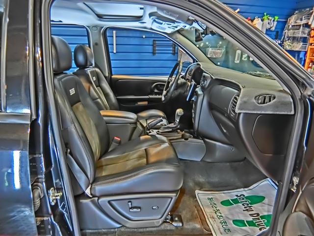 シボレートレイルブレイザー ＳＳ　２００９年最終モデル　新車並行　実走行　ＬＳ２　６リッター　Ｖ８　３９５ＰＳ－５５．３Ｋｇ－ｍ　サンルーフ　専用２０インチアルミ　ディスプレイオーディオ　Ｂカメラ　ＥＴＣ　ドラレコ（20枚目）