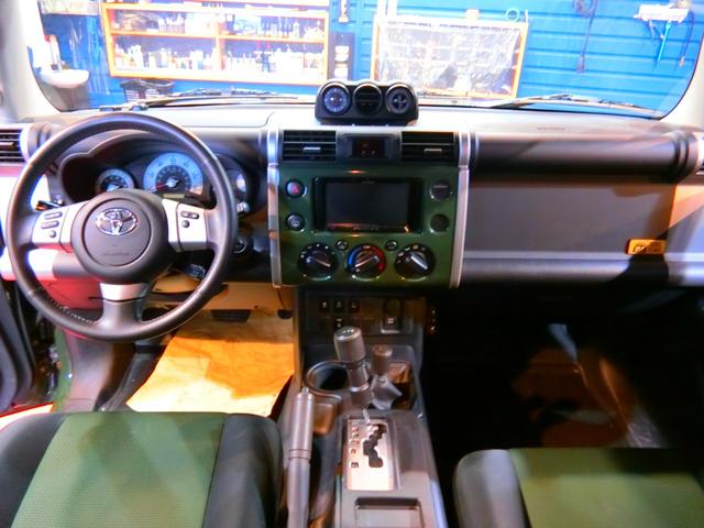 FJクルーザー トレイルチームスペシャルエディション 2011年モデル 新車並行 実走行 CARFAX有(17枚目)