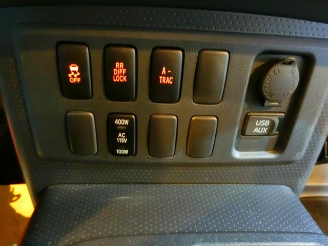 FJクルーザー トレイルチームスペシャルエディション 2011年モデル 新車並行 実走行 CARFAX有(26枚目)