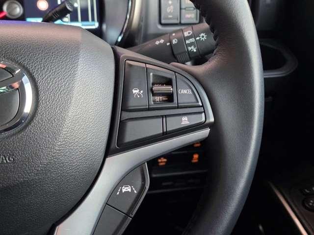 �~���g���[�_�[�Ő�s�ԂƂ̑��x����Ԋԋ�����F���B�ݒ肵���ԑ����ł̎Ԋԋ����������Œ����E�ێ����āA�A�N�Z���E�u���[�L�̑���Ȃ��Œ������h���C�u�̕��S���y�����Ă���܂��B