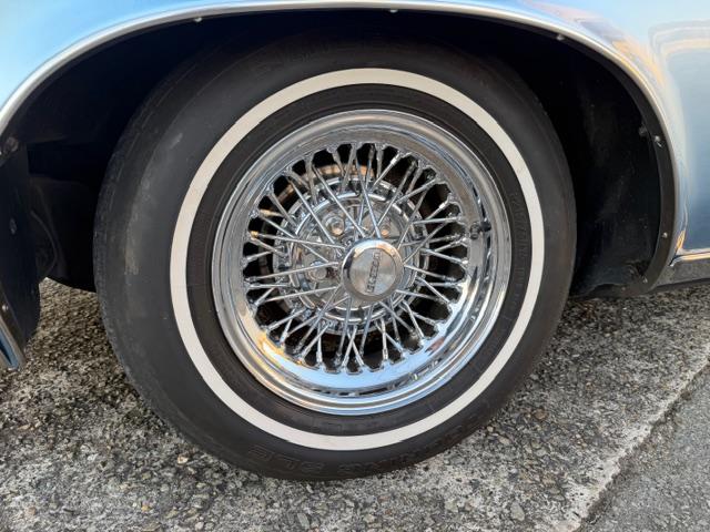 ビュイックリーガル 　クーペ　ランドゥー　外装ライトブルー　内装ブルー系（19枚目）