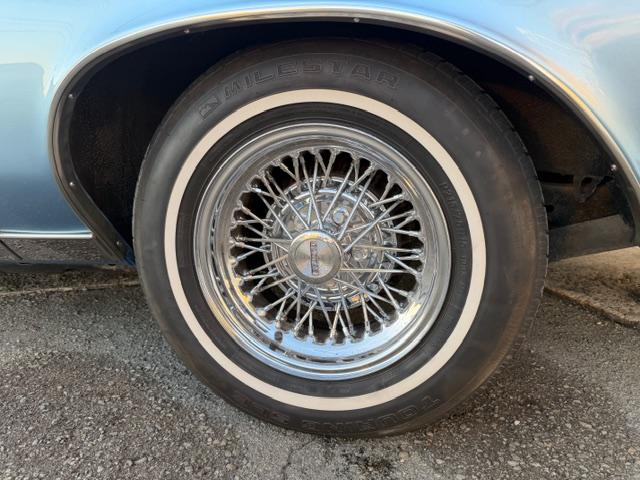 ビュイックリーガル 　クーペ　ランドゥー　外装ライトブルー　内装ブルー系（20枚目）