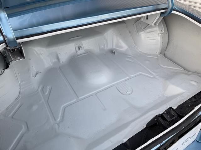 ビュイックリーガル 　クーペ　ランドゥー　外装ライトブルー　内装ブルー系（38枚目）