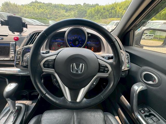ＣＲ－Ｚ αブラックレーベル　ＨＤＤナビ　リアカメラ　地デジＴＶ　スマートキー　ＨＩＤヘッドライト　革シート　ローダウン　クルーズコントロール　ＵＳＢ　純正アルミ　ＥＴＣ（19枚目）