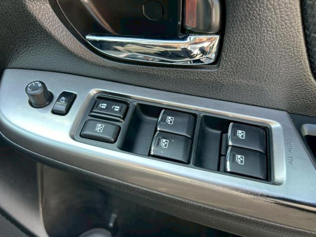 レヴォーグ １．６ＧＴアイサイト　Ｓスタイル　４ＷＤ　ＳＤナビ　リアカメラ　フルセグ　スマートキー　ＬＥＤヘッドライト　衝突軽減ブレーキ　クルコン　Ｂｌｕｅｔｏｏｔｈ　ＵＳＢ　純正１７インチアルミ　ＥＴＣ（40枚目）