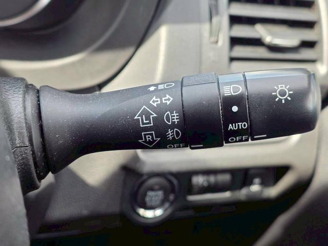 ＸＶ ２．０ｉ－Ｌ　アイサイト　４ＷＤ　ＳＤナビ　リアカメラ　フルセグ　スマートキー　ＨＩＤヘッドライト　衝突軽減ブレーキ　クルコン　Ｂｌｕｅｔｏｏｔｈ　ＵＳＢ　純正１７インチアルミ　ＥＴＣ（24枚目）