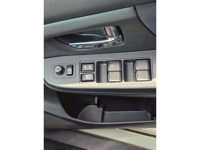 ＸＶ ２．０ｉ－Ｌ　アイサイト　４ＷＤ　ＳＤナビ　リアカメラ　フルセグ　スマートキー　ＨＩＤヘッドライト　衝突軽減ブレーキ　クルコン　Ｂｌｕｅｔｏｏｔｈ　ＵＳＢ　純正１７インチアルミ　ＥＴＣ（28枚目）