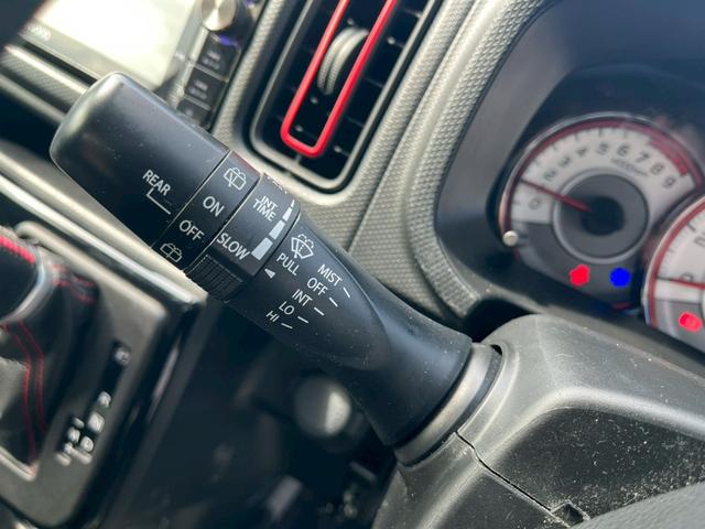 アルトターボＲＳ ベースグレード　メモリーナビ　フルセグ　スマートキー　ＨＩＤヘッドライト　衝突軽減ブレーキ　ドライブレコーダー　シートヒーター　車高調　社外マフラー　Ｂｌｕｅｔｏｏｔｈ　ＵＳＢ　純正アルミ　ＥＴＣ（20枚目）