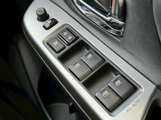 レヴォーグ １．６ＧＴ－Ｓアイサイト　４ＷＤ　ＳＤナビ　フルセグＴＶ　リアカメラ　スマートキー　ＬＥＤヘッドライト　衝突軽減ブレーキ　Ｂｌｕｅｔｏｏｔｈ　ＡＣＣ　純正１８インチアルミ　ＥＴＣ（32枚目）