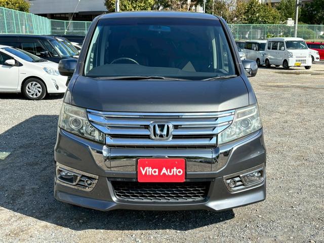 ステップワゴンスパーダ Ｚ　クールスピリット　メモリーナビ　フルセグＴＶ　リアカメラ　フリップダウンモニター　スマートキー　ＨＩＤヘッドライト　両側パワスラ　クルコン　社外１６インチアルミ　ＥＴＣ（4枚目）