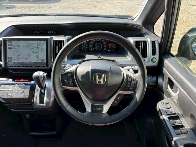 ステップワゴンスパーダ Ｚ　クールスピリット　メモリーナビ　フルセグＴＶ　リアカメラ　フリップダウンモニター　スマートキー　ＨＩＤヘッドライト　両側パワスラ　クルコン　社外１６インチアルミ　ＥＴＣ（22枚目）