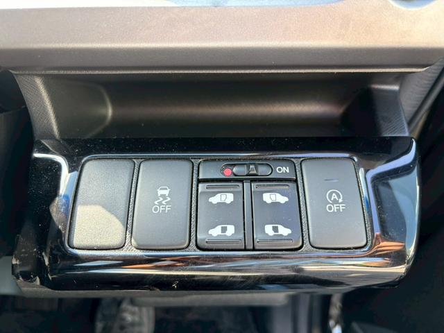 ステップワゴンスパーダ Ｚ　クールスピリット　メモリーナビ　フルセグＴＶ　リアカメラ　フリップダウンモニター　スマートキー　ＨＩＤヘッドライト　両側パワスラ　クルコン　社外１６インチアルミ　ＥＴＣ（31枚目）