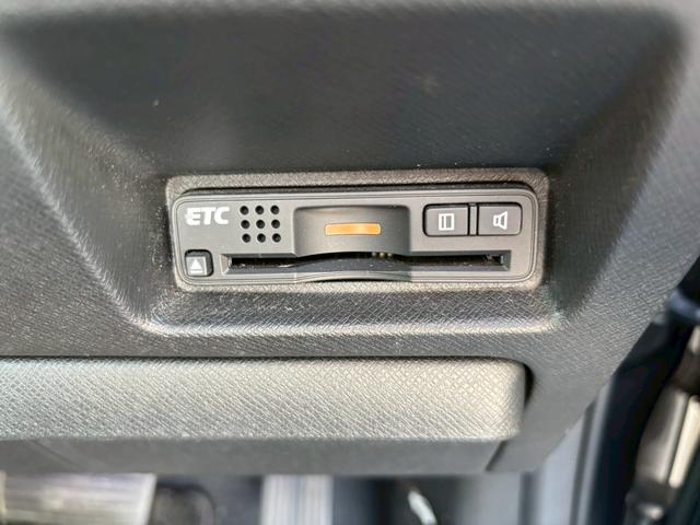 ステップワゴンスパーダ Ｚ　クールスピリット　メモリーナビ　フルセグＴＶ　リアカメラ　フリップダウンモニター　スマートキー　ＨＩＤヘッドライト　両側パワスラ　クルコン　社外１６インチアルミ　ＥＴＣ（32枚目）