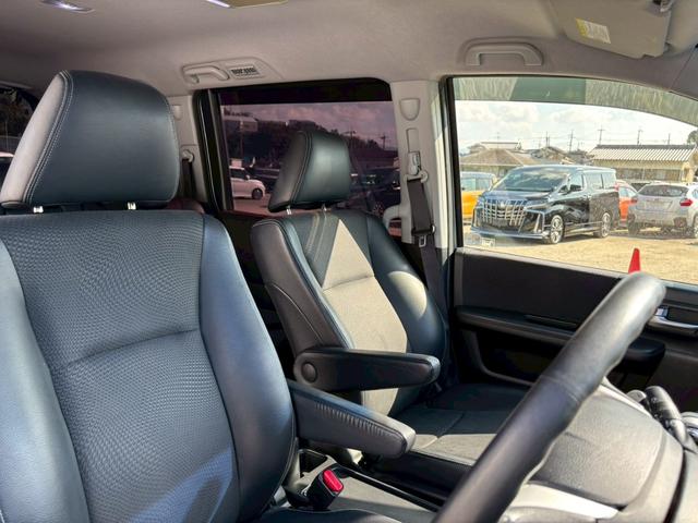 ステップワゴンスパーダ Ｚ　クールスピリット　メモリーナビ　フルセグＴＶ　リアカメラ　フリップダウンモニター　スマートキー　ＨＩＤヘッドライト　両側パワスラ　クルコン　社外１６インチアルミ　ＥＴＣ（33枚目）