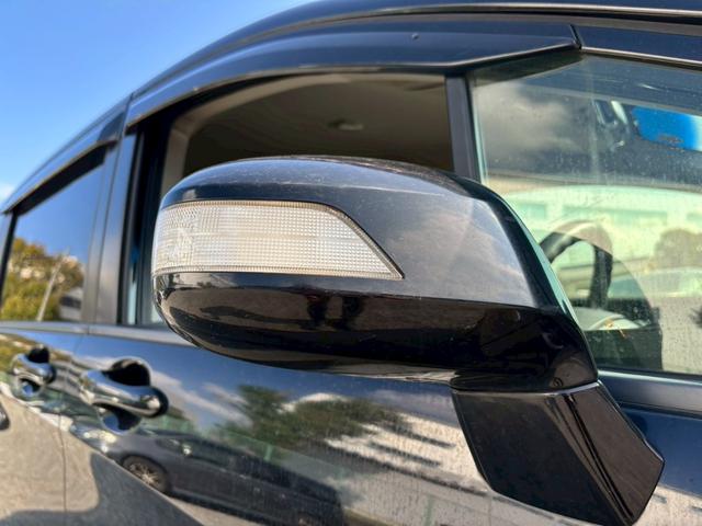 フリードハイブリッド ジャストセレクション　メモリーナビ　フルセグＴＶ　リアカメラ　スマートキー　ＨＩＤヘッドライト　両側パワスラ　Ｂｌｕｅｔｏｏｔｈ　クルコン　純正１５インチアルミ　ＥＴＣ（15枚目）