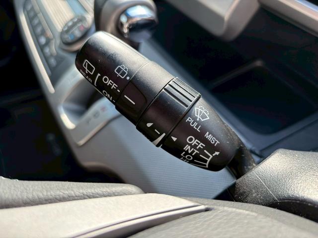 フリードハイブリッド ジャストセレクション　メモリーナビ　フルセグＴＶ　リアカメラ　スマートキー　ＨＩＤヘッドライト　両側パワスラ　Ｂｌｕｅｔｏｏｔｈ　クルコン　純正１５インチアルミ　ＥＴＣ（25枚目）