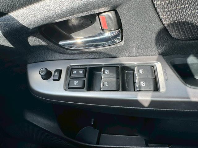 レヴォーグ 1.6GTアイサイト 4WD SDナビ フルセグTV リアカメラ スマートキー LEDヘッドライト 衝突軽減ブレーキ 前後ドラレコ Bluetooth クルコン 社外17インチアルミ ETC(31枚目)