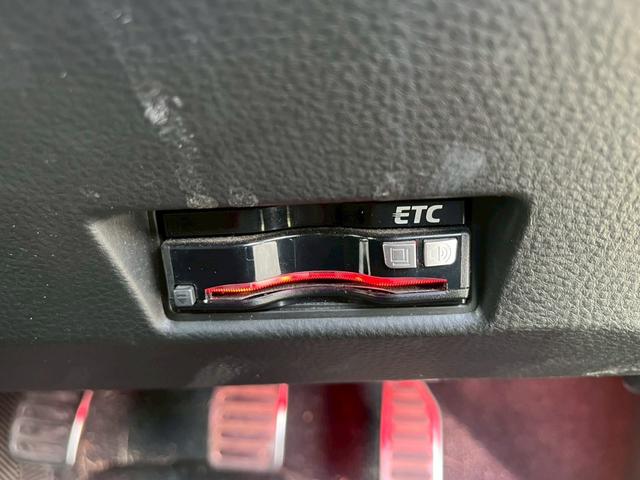 スイフトスポーツ ベースグレード SDナビ フルセグTV スマートキー HIDヘッドライト 前後ドラレコ Bluetooth クルコン 純正17インチアルミ ETC(24枚目)